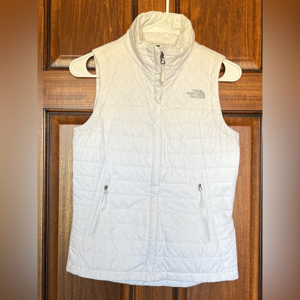 The North Face White Quilted Women's Vest. XSmall.